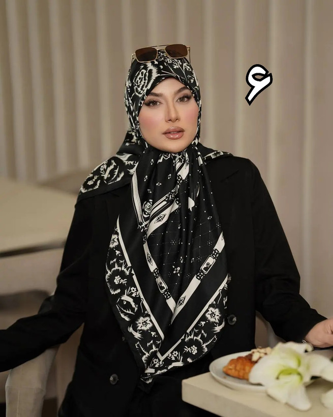 روسری ابریشم ژاکارد دور دست دوز