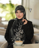 روسری مشکی سفید