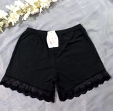 شورتک زنانه نخی طرح کبریتی