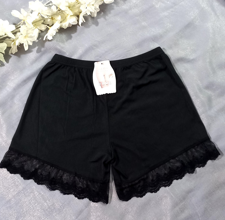 شورتک زنانه نخی طرح کبریتی